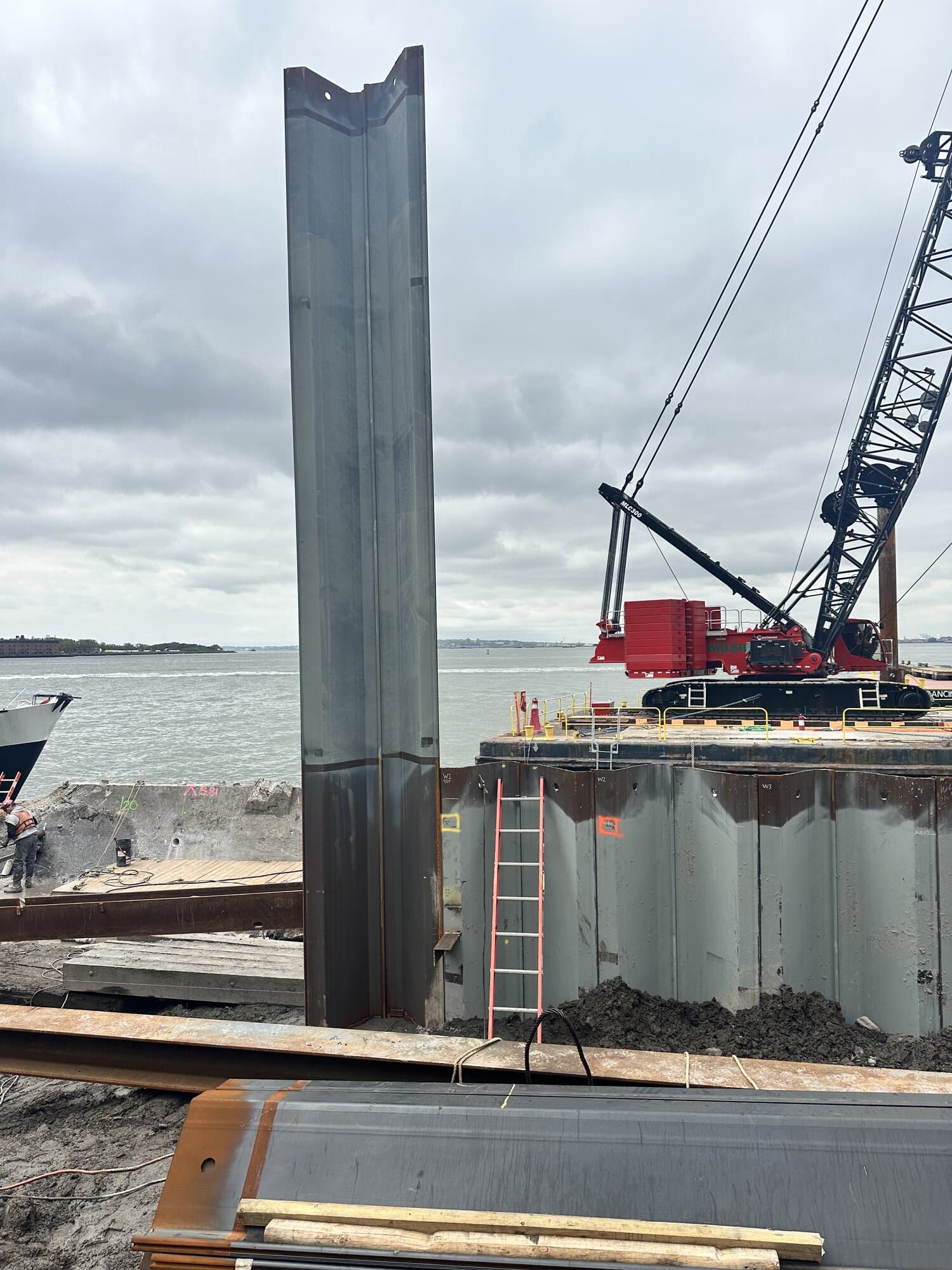 Industrial waterfront sheet-pile structural design and installation by licensed engineers in Philadelphia, Pennsylvania